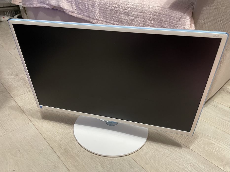 Монитор Samsung 24” Full HD