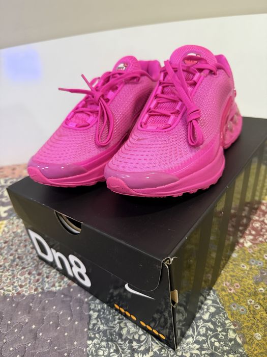 Продавам Nike Dn