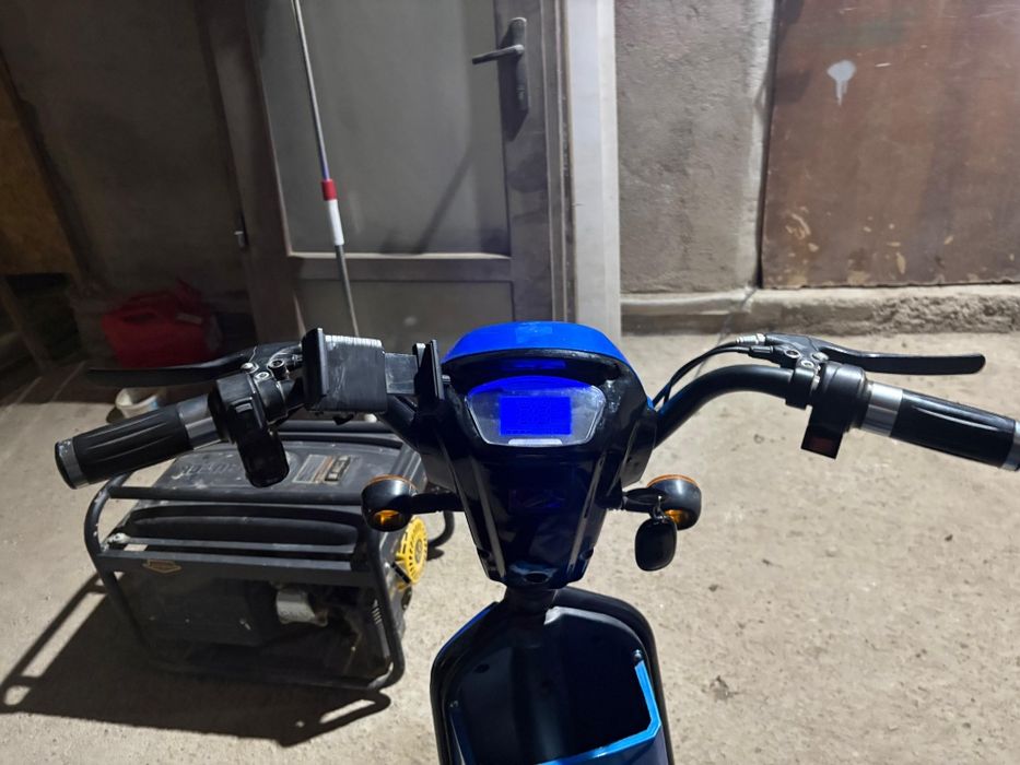 Скутер ск8 продам/обмен