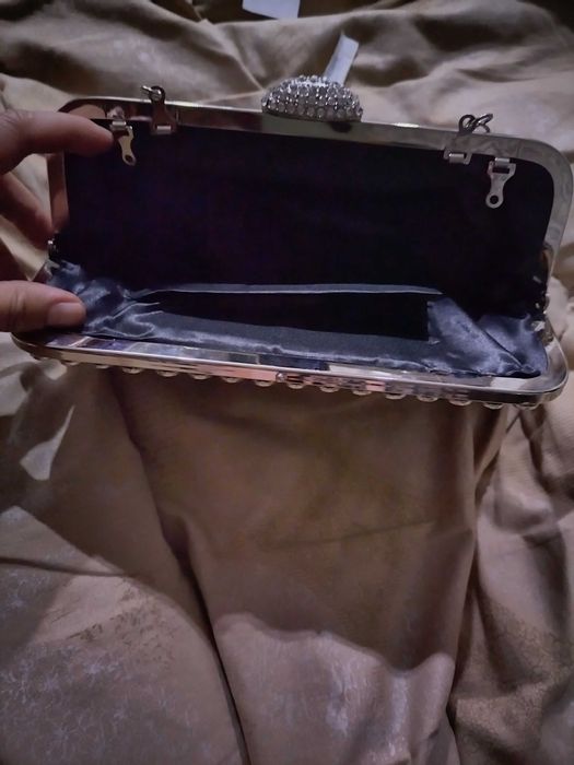 To'y hasham uchun yaltiroq so'mka