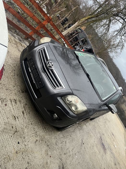 Dezmembreaz Toyota avensis 2.2 d-cat
