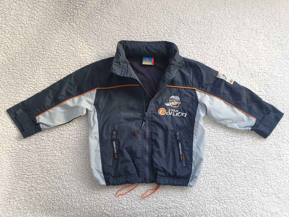 Geaca bebe marimea 98, impermeabila, cu gluga