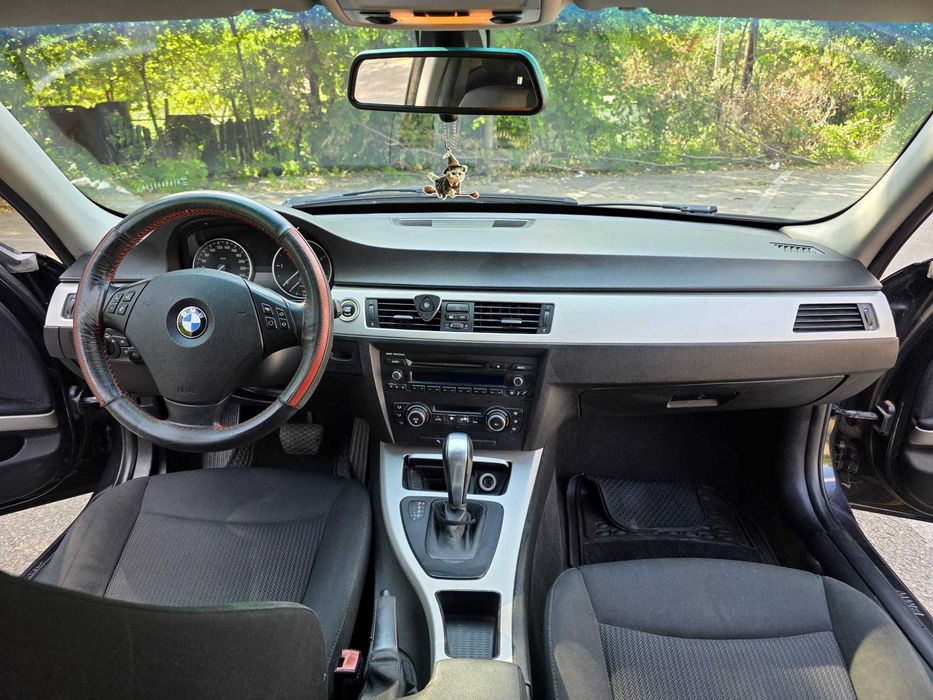 BMW Seria 3 E90 LCI 318d • 2010 • Automat • 2.0 Diesel • 136 CP