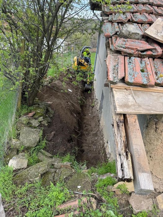 Услуги с малък багер- 50лв на час