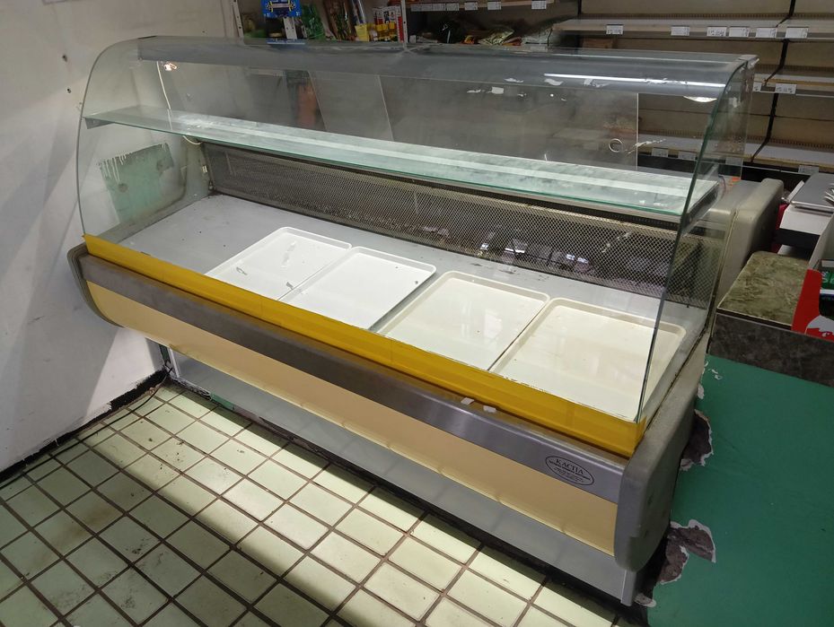 Хладилна витрина за хранителни продукти