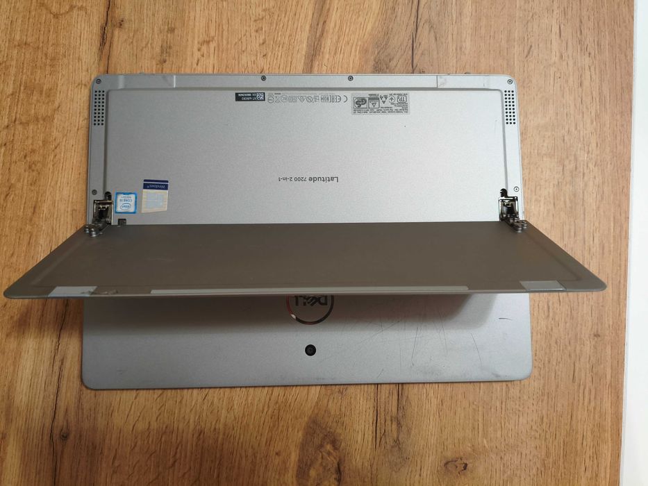 Dell Latitude 7200 2-in-1 таблет с Windows с клавиатура - i5-8265U, 8GB RAM, 256GB NVMe