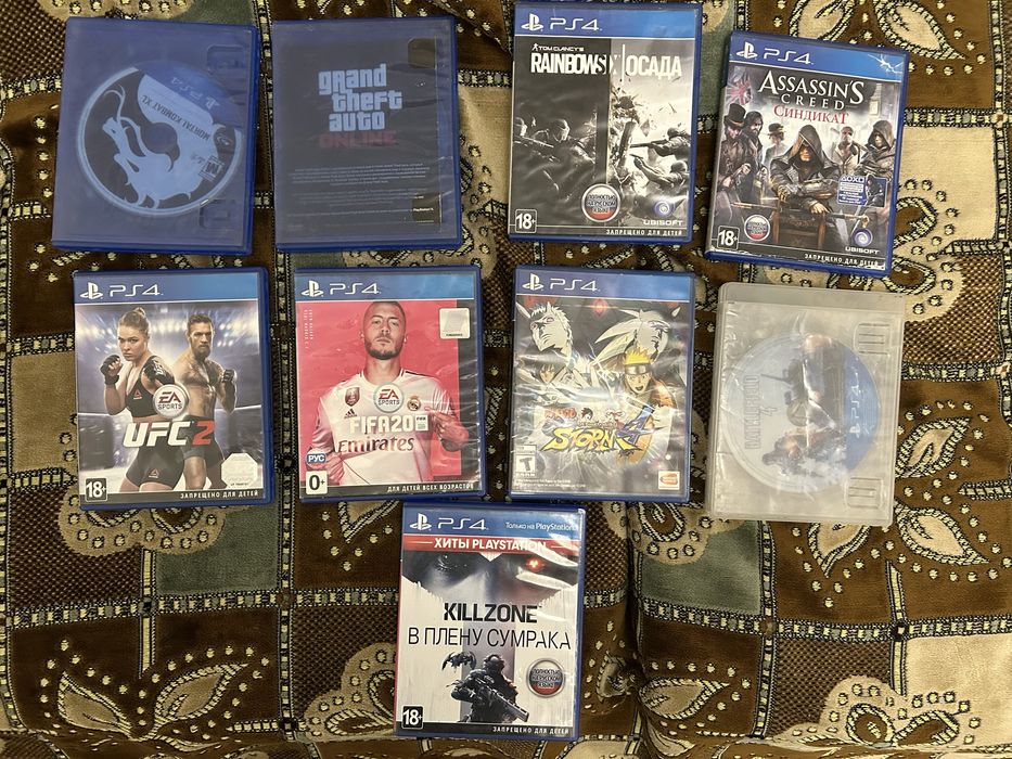 PlayStation 4 Pro + 2 джойстика + 9 игр
