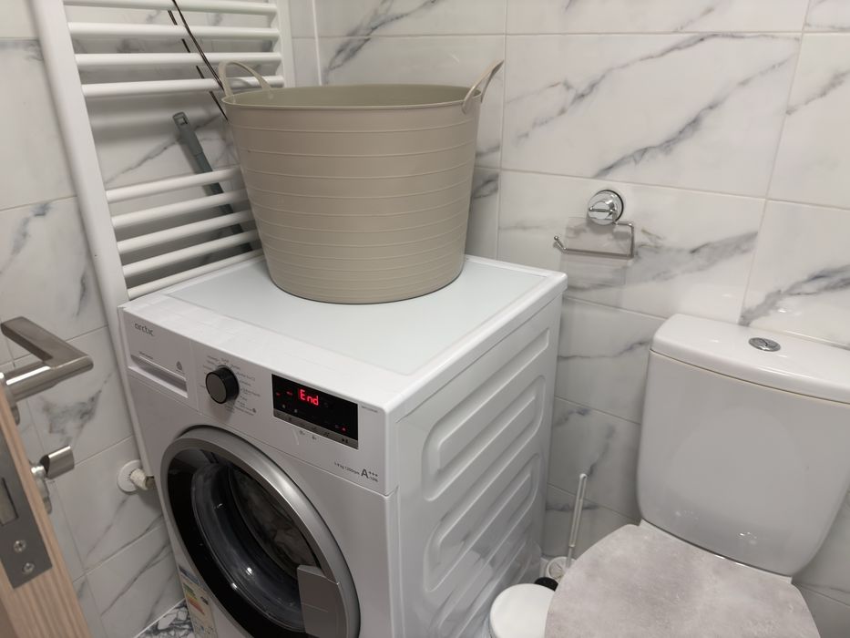 Inchiriez apartament 3 camere