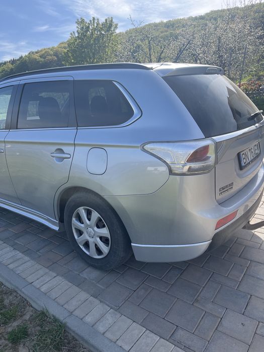 Mitsubishi Outlander 3