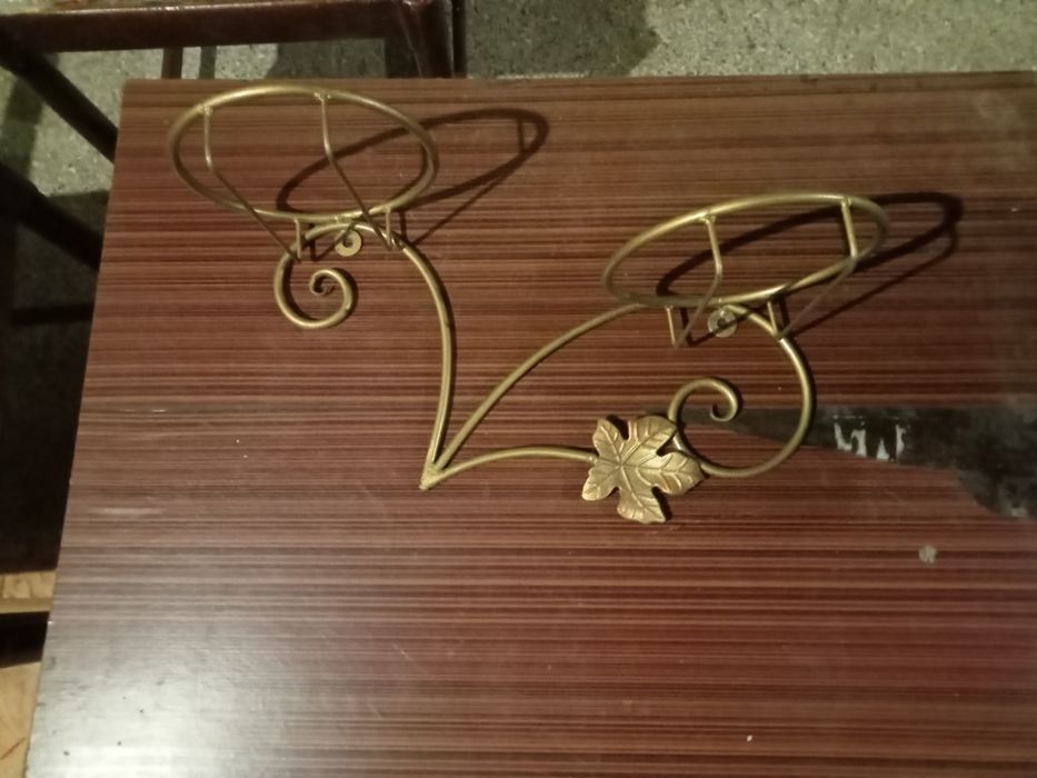 Цветочник навесной