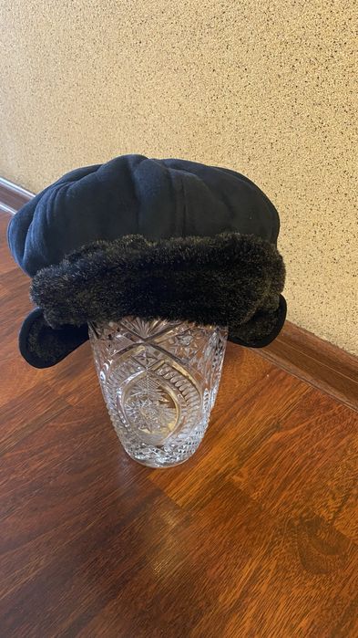 Шапка с меховой отделкой