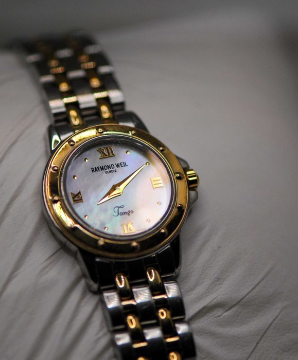 Швейцарски дамски часовник - Raymond Weil Tango 5860
