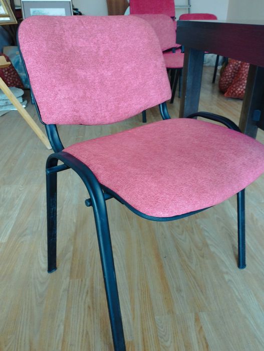 Продавам нови посетителски офис столове