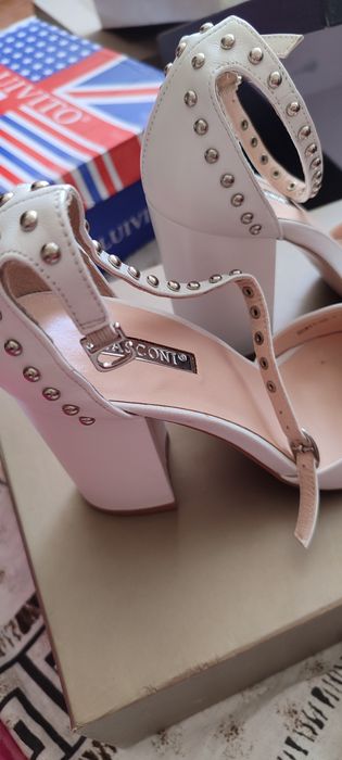 Oyoq kiyimlar to'plami