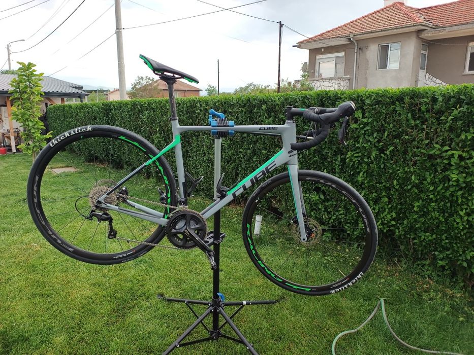 Cube Attain карбон