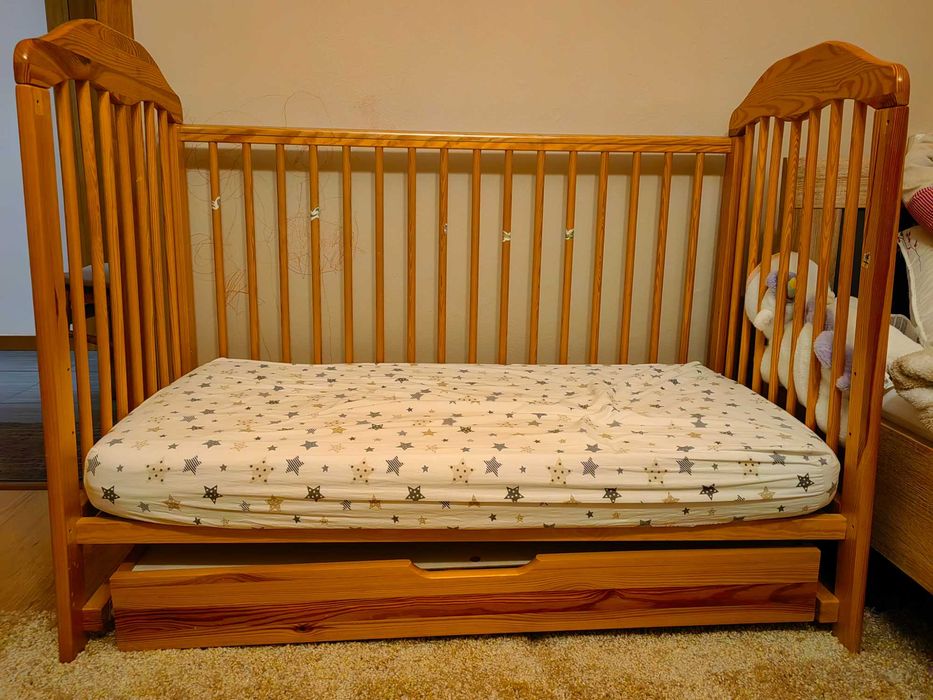 Подарявам бебешка кошара с матраче