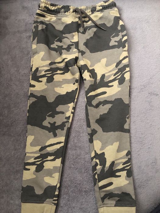 Детски панталони (нови).