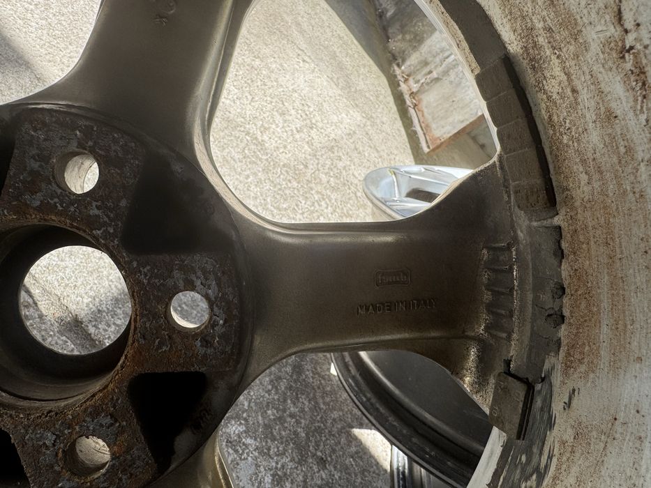 Джанти 17ки свалени от Волво хц90