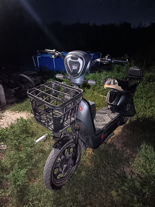 Ск8 скутер продам