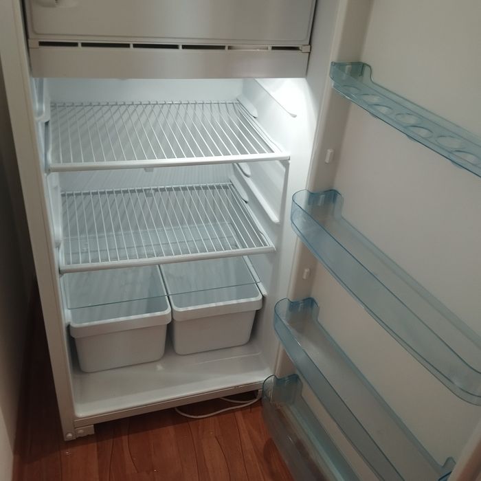 Продаю холодильник