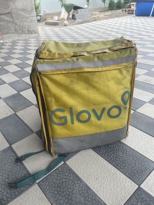 Сумку Glovo в среднем состоянии