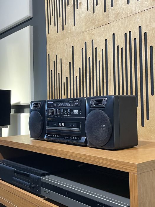 Radio casetofon boombox panasonic restaurat perfect functional