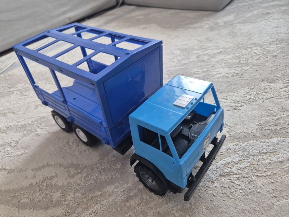 Продам большие машинки...