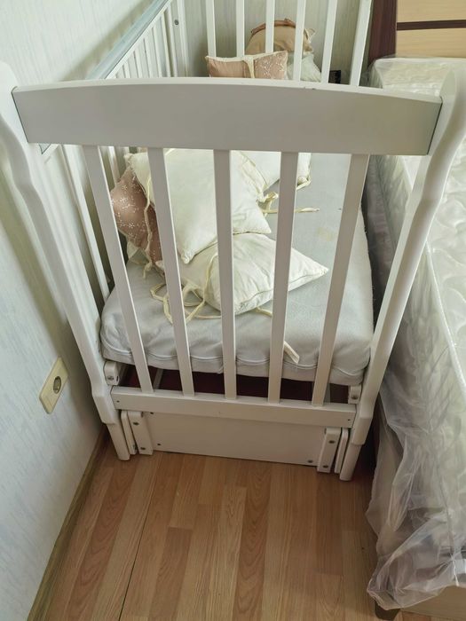 Отдам детскую кроватку.