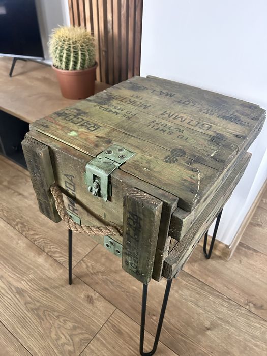 Уникална масичка милитари сандък