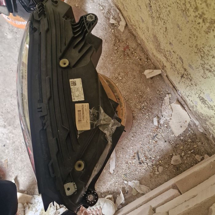 Mercedes Benz GLC facelift 2022 десен фар