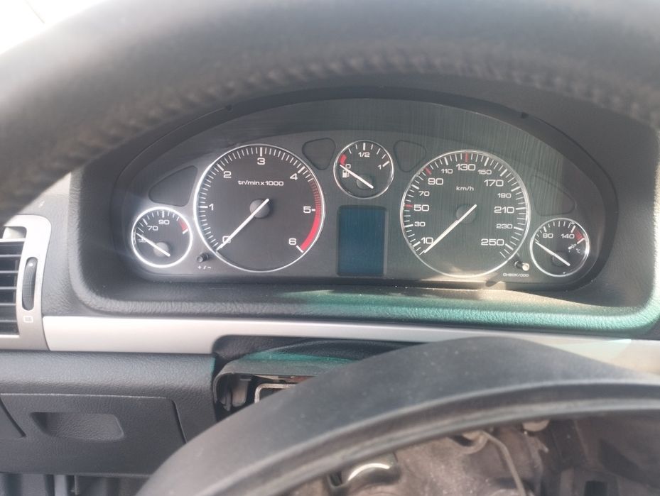 Пежо 407 седан продава се само на части