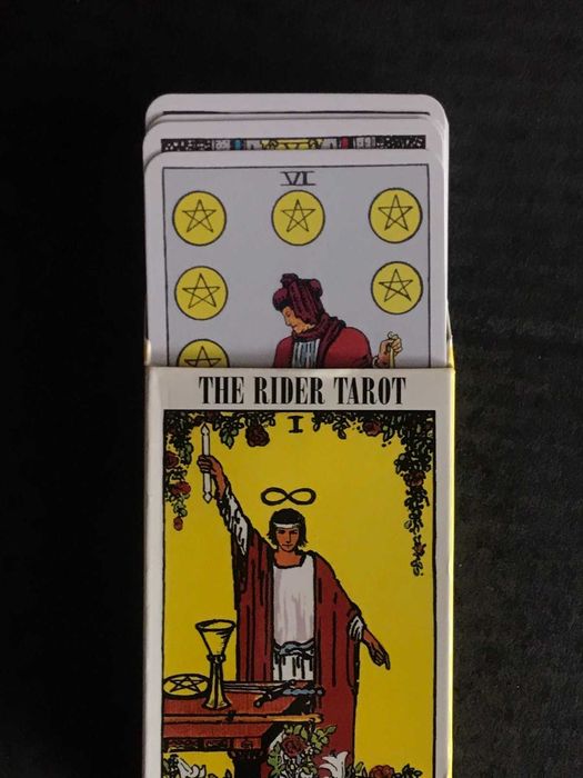 Таро карти – пълен комплект с красив дизайн