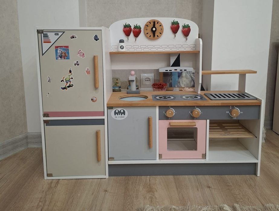 Продам детскую кухню