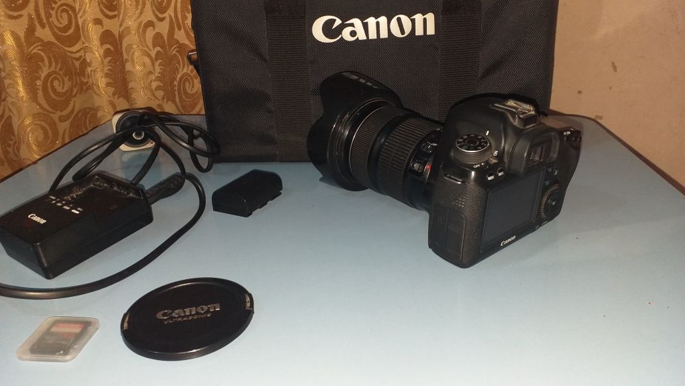 Фотокамера сотилади 6D