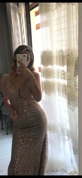 Официална рокля.Носена само веднъж