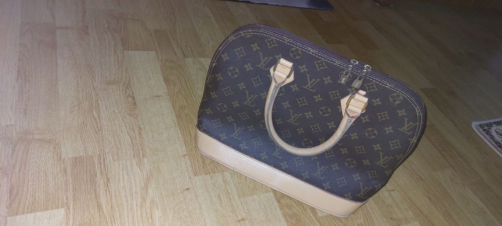 Geantă Louis Vuitton Paris