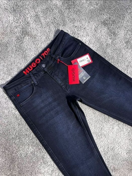 Продам джинсы, футболку. Всё новое.