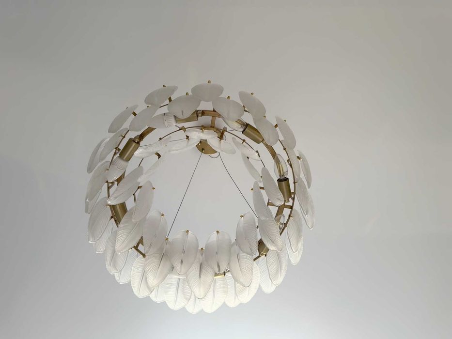 продается люстра