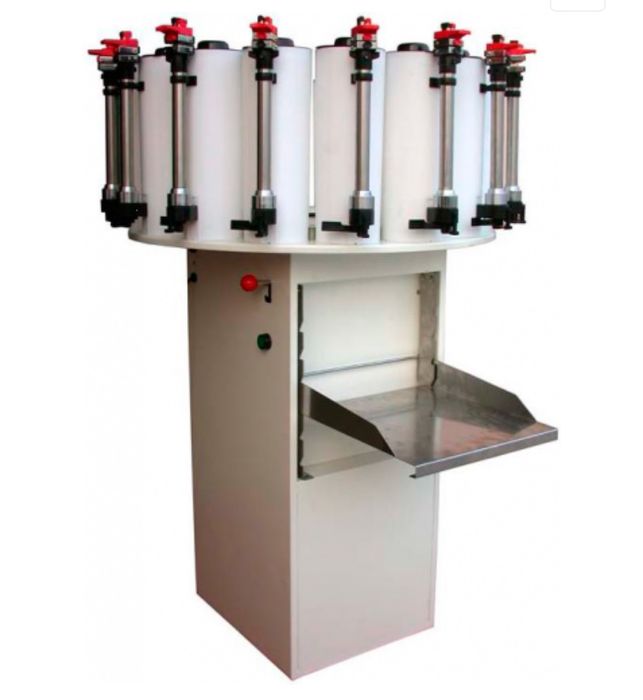 Продам механический  колеровочный аппарат дозатор производство Италия