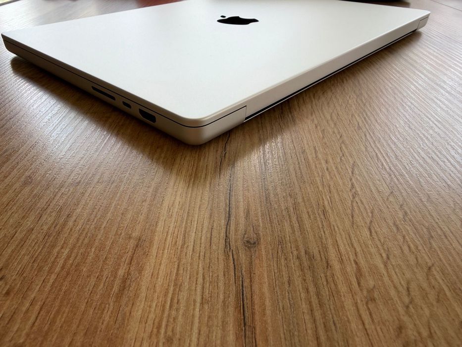 MacBook Pro 16" M4 PRO Chip 14-CPU/20-GPU/48GB RAM/512GB SSD