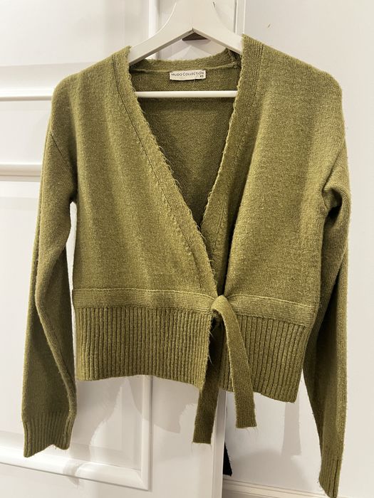 Зелена жилетка с връзки