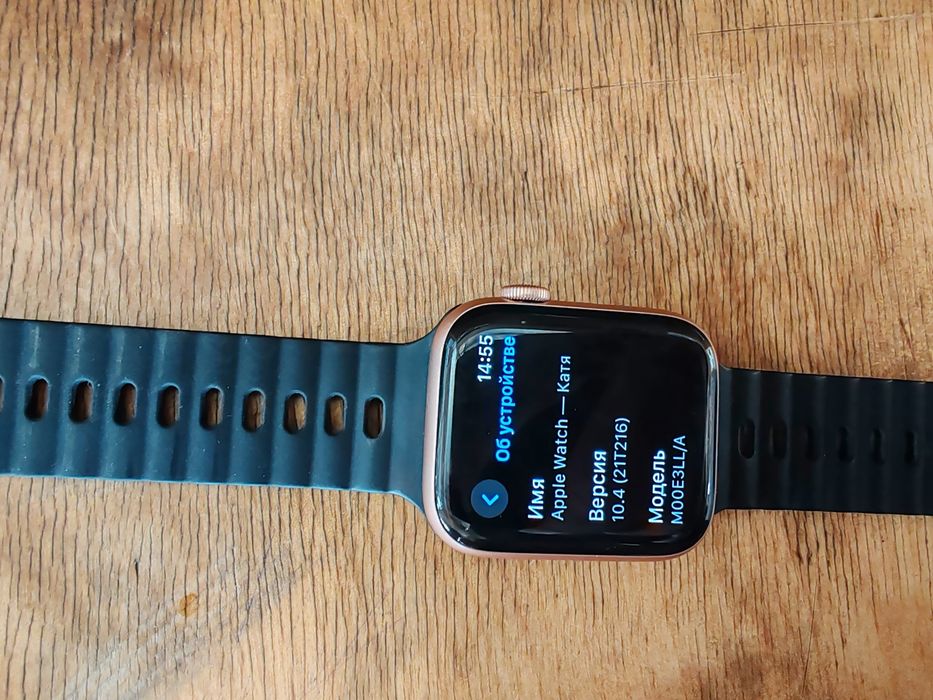 Продаю iwatch series 6. 44 mm в хорошем состоянии