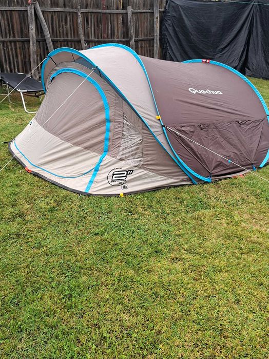 Vand cort Quechua 3 persoane