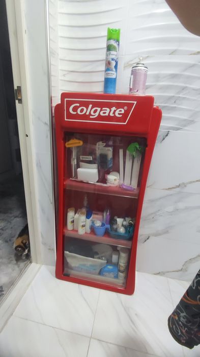 Шкаф для ванных принадлежностей