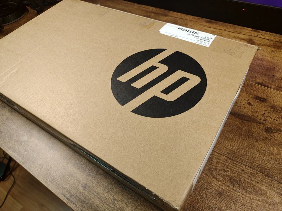 HP Laptop 15s AMD Ryzen 5 5500U Чисто нов