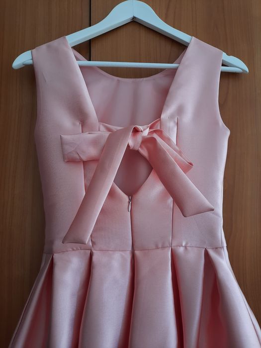 Rochie elegantă roz cu fundiță la spate