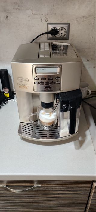 Кафеавтомат Delonghi Magnifica cappuccino ESAM 3500S