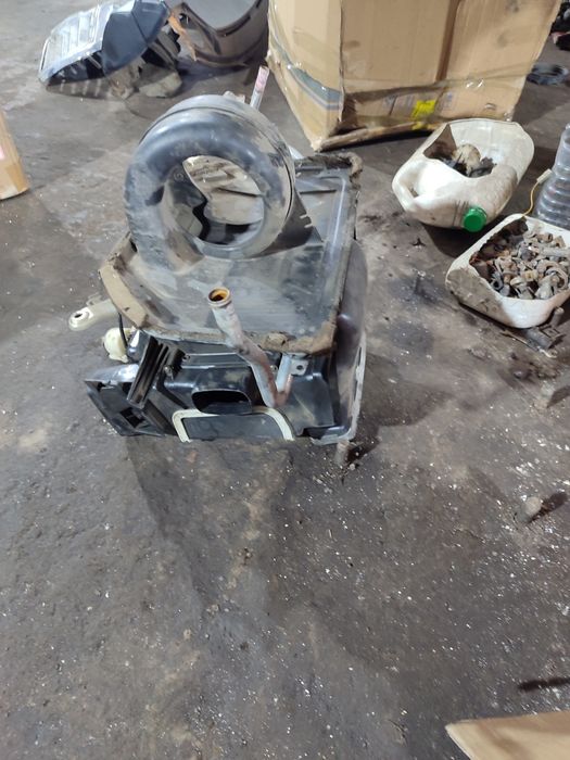 Продам запчасти на Мерседес 124