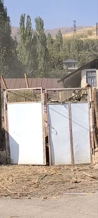 Темир дарвоза ва Зина сотилади