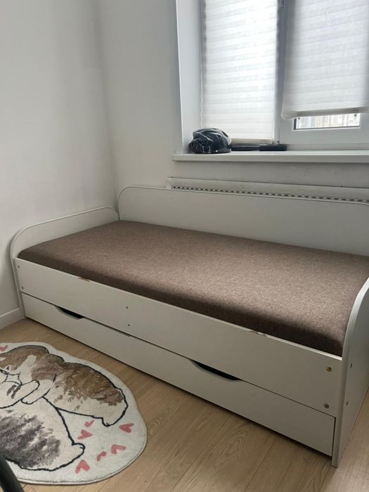 Продам кровать односпальнюю